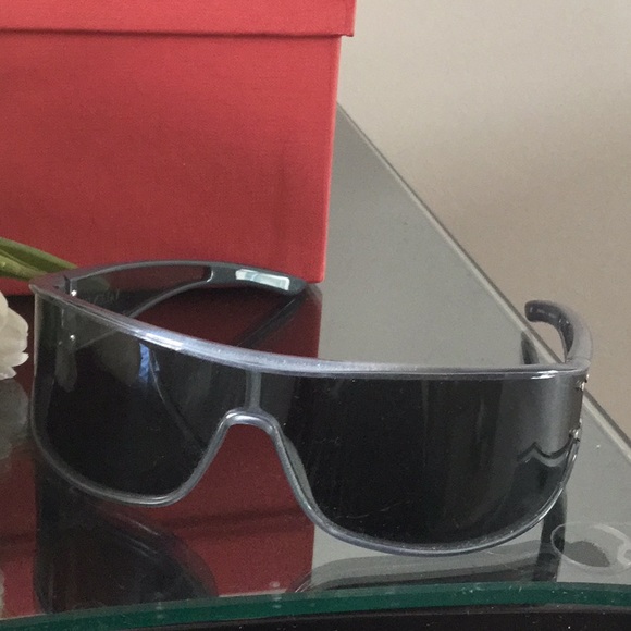 VALENTINO SHEILD TINTED SUNGLASSES - Picture 3 of 7